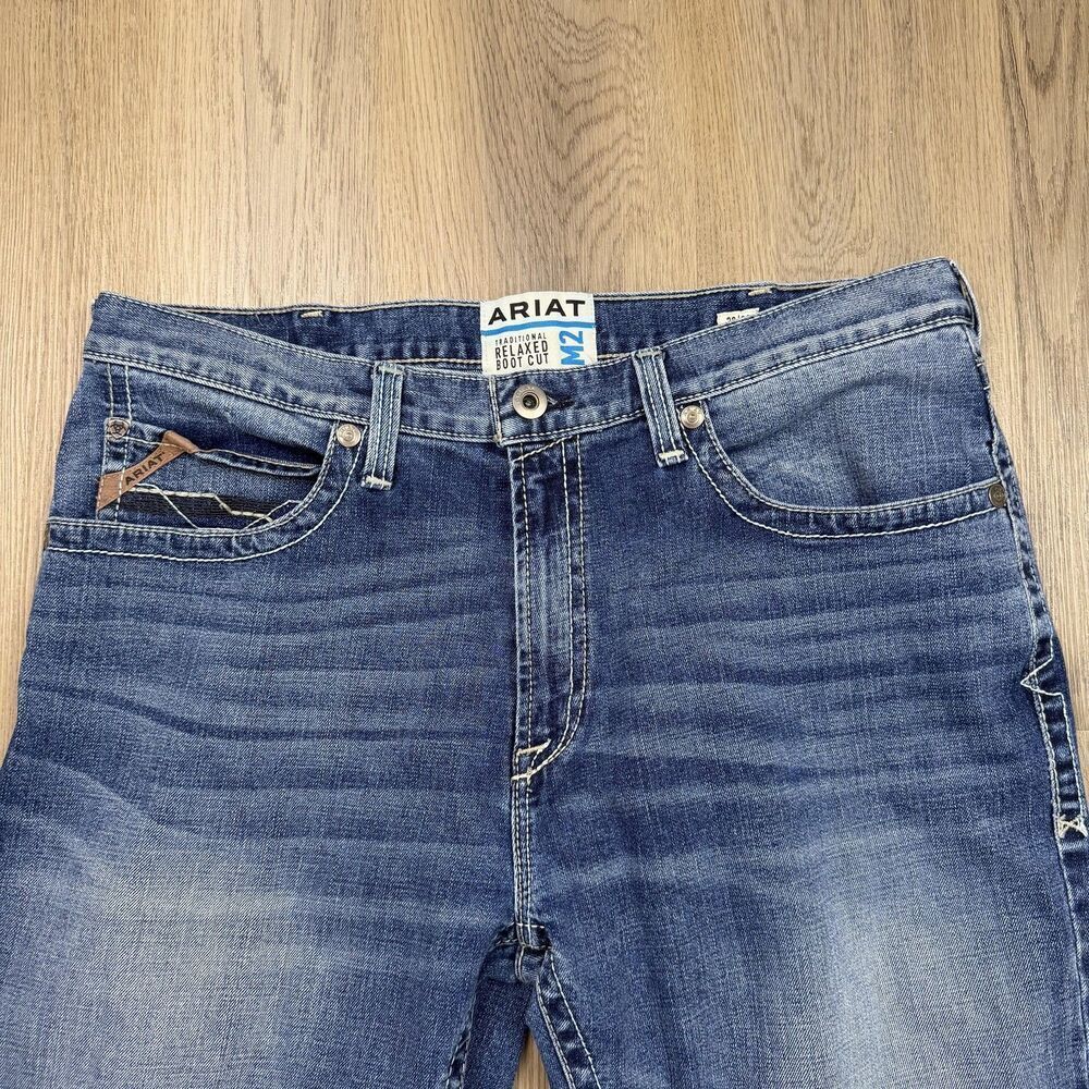 Ariat M2 Jeans Mens 38x31 Blue Relaxed Boot Cut Denim Western Cowboy Casual - Picture 2 of 12